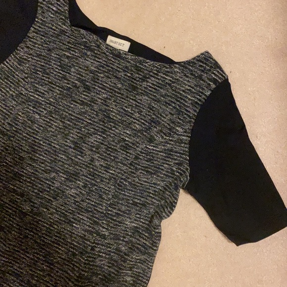 Smart Set Work Dress. Grey Textured fabric with black sleeves. - Picture 4 of 7